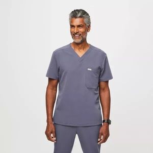 FIGS Axim scrubs space navy men’s size small 31 inch in seam seven pockets, NEW